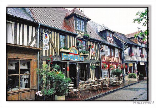 europa old house haus europe architecture normandie normandy frankreich france village fachwerkhaus timberedhouse maisonàcolombage halftimberedwork colombages eu countryside views100 color colorful halftimbered lafrance fotogaleriefrankreich fachwerk halftimberedhouse building architektur gebäude halftimber fachwerkbau restaurant