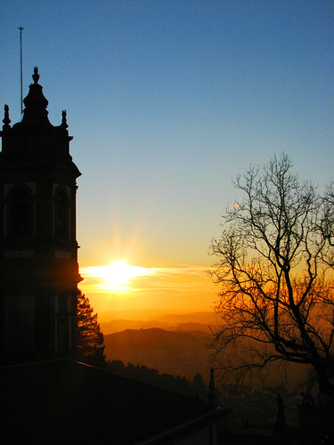 sun tree sol portugal church cathedral catedral igreja árvore braga bomjeus