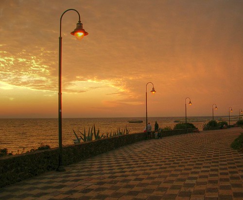sardegna sunset sea geotagged lights mare sardinia promenade luci passeggiata sarchittu geo:lat=40089104 geo:lon=8495007