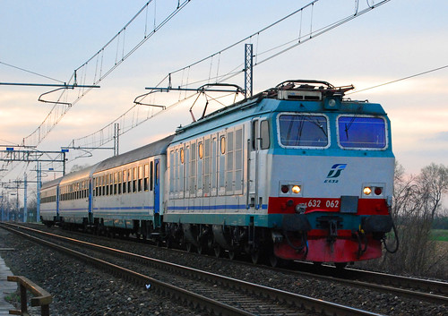 railroad sunset tramonto railway trains bahn lombardia tigre mau ferrovia treni pavese e632 nikond40x alpc