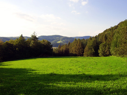 green austria countryside hills burgenland bernstein rettenbach bezirkoberwart
