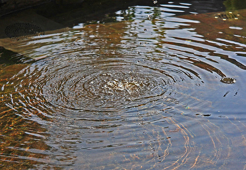 light fountain reflections nrw ripples splash waterdrops xanten niederrhein waterripples canon40d efs1785mmislens
