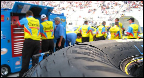 2008 august 22 bobby labonte cheerios richard childress racing aug bristol motor speedway sharpie 500 food city 250 race nascar car cars tn tennessee pit box pass garage