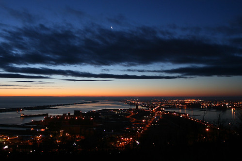 moon night sunrise dawn lights harbor ship superior mn wi duluth lakesuperior fromengertower