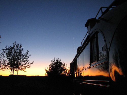 old sunset usa fall ford colors silhouette backlight vintage reflections vermont cornwall conversion antique silhouettes funky converted backlit schoolbus rv motorhome f5 vt repurposed eg housetruck housebus emeraldgypsy origamidon cornwallvermontusa donshall waynebody naturesgradient sunset•reflections