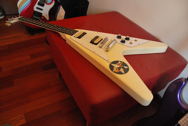 Photo：Gibson Flying V '68 Reissue - Classic White By Freebird_71