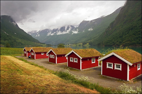 red lake mountains norway landscape 1 cabin cottage gi olden cabins noorwegen oldedalen oldevatnet