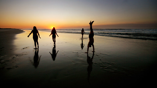 party beach silhouette sunrise handstand beachparty westgilgobeach