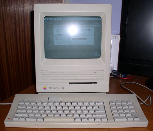 Apple SE/30 up and running.