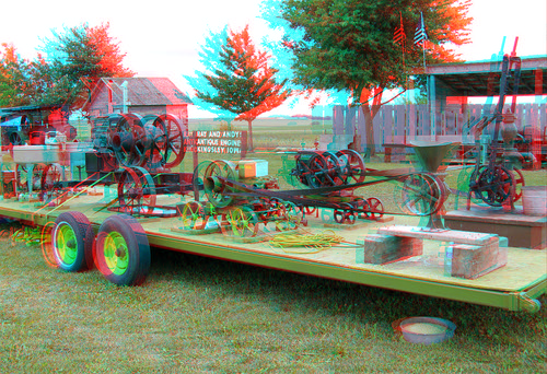 old rural stereoscopic stereophoto 3d antique farm engine iowa historic equipment anaglyphs redcyan 3dimages 3dphoto 3dphotos 3dpictures stereopicture