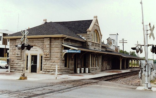 railroad station amtrak missouri depot 1890 johnsoncounty missouripacificlines richardsonianromanesquestyle