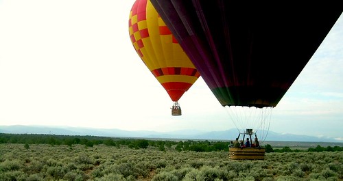 newmexico sunrise hotairballoon taos ballooning hotairballooning riograndegorge hotoonballair puebloballoon hotoonballairing