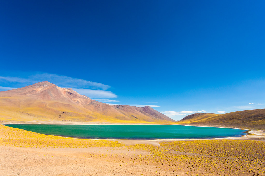 Lago Miscanti cerca de San Pedro de Atacama, Chile.