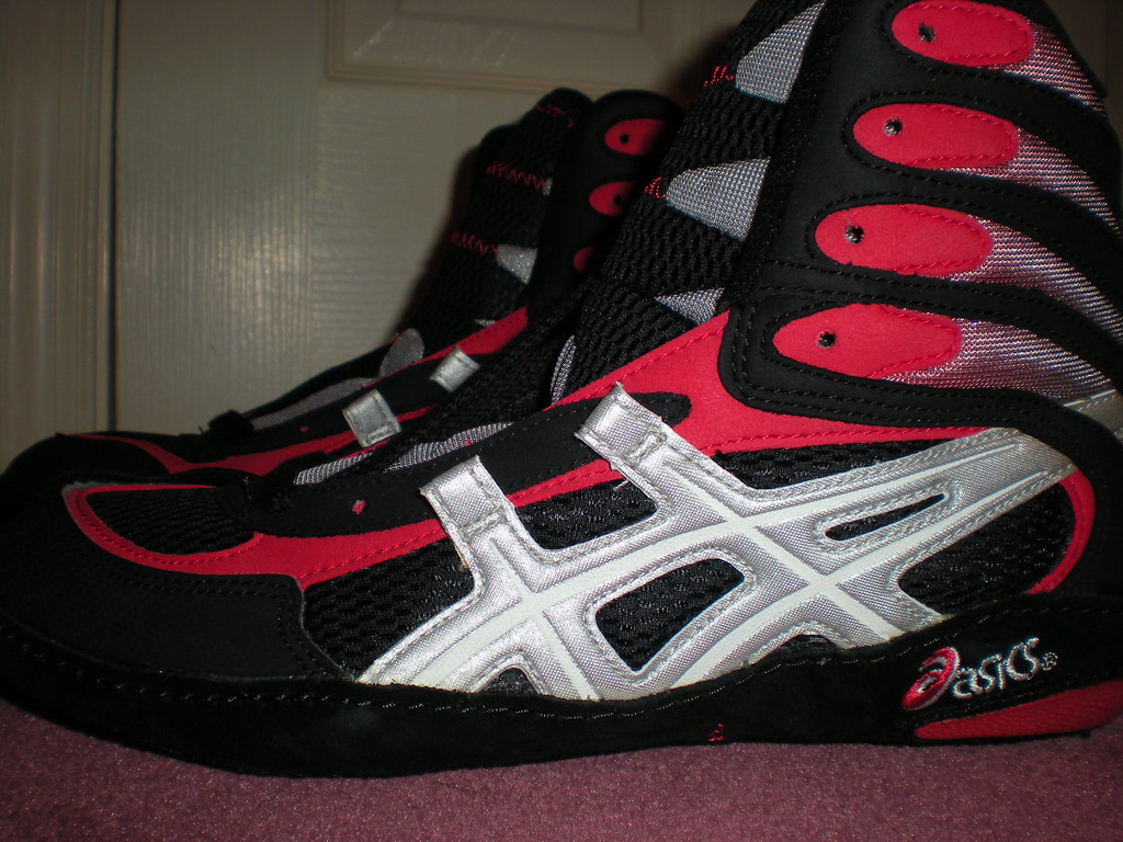 asics pursuit 2 wrestling shoes, Up to 