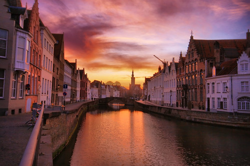 city bridge venice sunset sky reflection water architecture clouds canon eos dawn canal cityscape belgium dusk north brugge wideangle medieval historic bruges efs 1022 flanders tonemapped hdrsingleraw 400d mywinners dynamicphotohdr mat55it