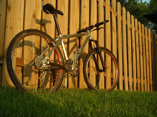 sunset grass bike bicycle fence golden mtb garyfisher garyfisherbikes