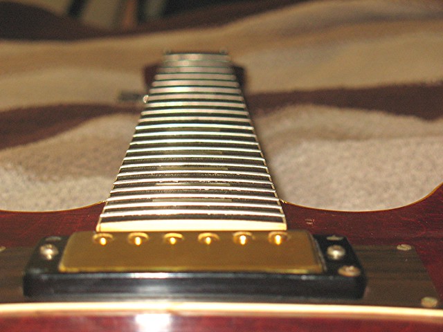 Photo：ES-335 New Frets 2 By Roadside Guitars