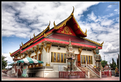 california temple losangeles nice thai buddism hdr highdynamicrange lightroom northhollywood thaitemple watthai 3xp photomatix watthaitemple 365project photoshopcs3 366project watthaiofla