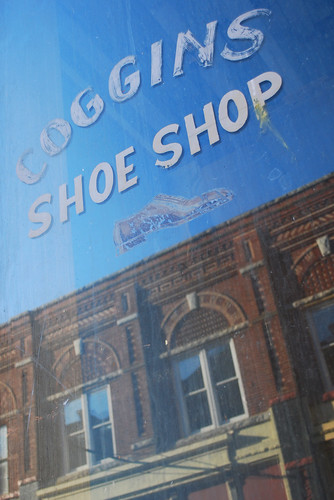 brick sign architecture georgia shoe store elberton coggins elbertcounty northmcintoshstreet