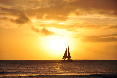 ocean sunset sky beach water colors gold boat waikiki breathtaking mywinners platinumphoto breathtakinggoldaward