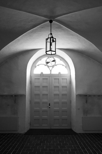 door light white black church sweden interior sverige kyrka canonefs1785mmf456isusm skåna canoneos7d förslöv förslövskyrka