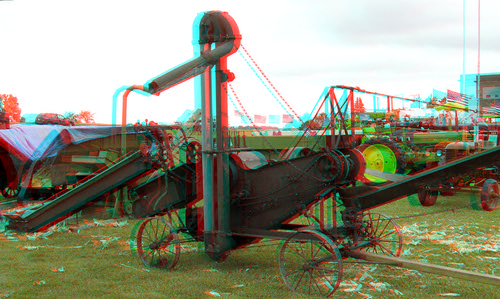 old tractor rural stereoscopic stereophoto 3d antique farm iowa historic equipment anaglyphs redcyan 3dimages 3dphoto 3dphotos 3dpictures stereopicture