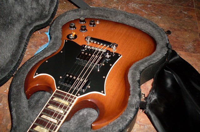 Photo：Gibson SG In Case By Roadside Guitars
