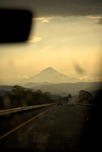 road usa mountain oregon volcano unitedstatesofamerica mounthood columbiarivergorge i84interstate