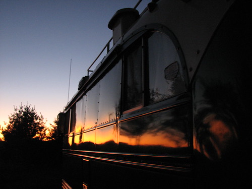 old sunset usa fall ford colors silhouette backlight vintage reflections vermont cornwall conversion antique silhouettes funky converted backlit schoolbus rv motorhome f5 vt repurposed eg housetruck housebus emeraldgypsy origamidon cornwallvermontusa donshall waynebody sunset•reflections