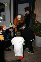 kids trick or treating at roger & lynne's    MG 1774 