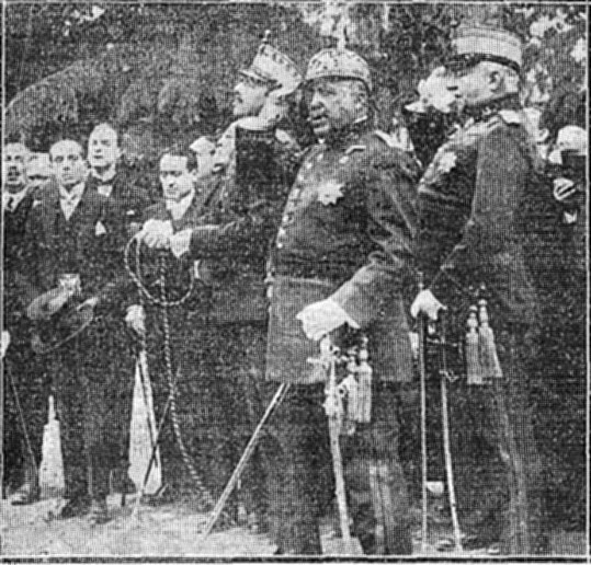 El General Aguilera, Primo de Rivera y Alfonso XIII en la inauguración del monumento al Comandante Villamartín en Toledo (mayo de 1925)