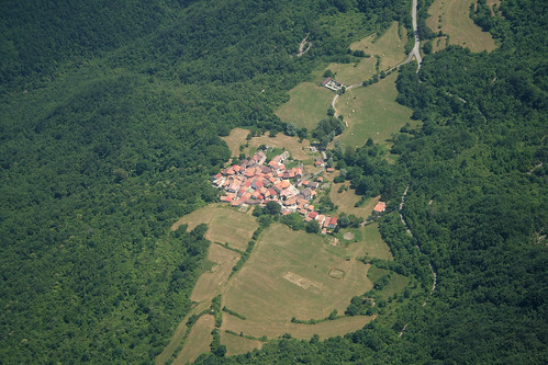 above travel sky italy panorama green nature airplane landscape town flying high village view earth top aviation hill aerial fromabove agriculture lombardia piacenza cessna skyview lombardy birdeye aeronautic oltrepò splendidoltrepò valformosa