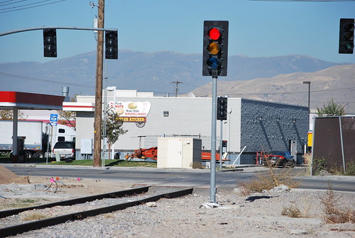 trafficlights train utah sunny saltlakecity railroads pioneerroad californiaavenue