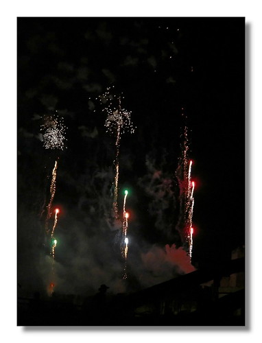 night geotagged spain fireworks nacht tortosa spanien feuerwerk cataluna festadelrenaixement geo:lat=4081300535 geo:lon=051865339