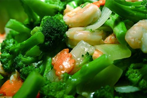 "Chinese Food Broccoli Carrots Onions Shrimp Macro" by stevendepolo, on Flickr