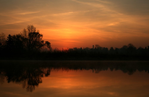 lake reflection sunrise columbialake