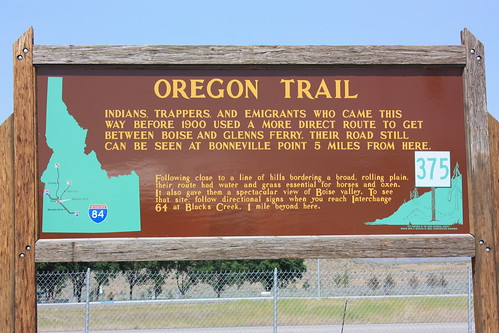 road travel signs tourism sign oregon digital canon way eos rebel high highway scenery kiss open view you side scenic roadtrip tourist hwy have trail views americana lonely oregontrail roadside dslr died xsi x2 loneliest loneliestroad dysentery 450d youhavediedofdysentery ontheopenroad canoneos450d canoneosdigitalrebelxsi kissdigitalx2canon noticings