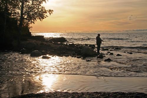 minnesota sunrise fisherman lutsen