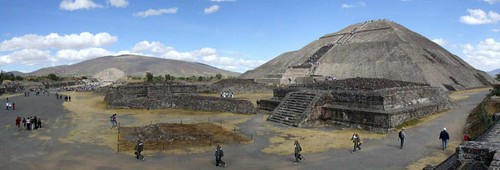 plaza autostitch panorama sun moon sol stairs mexico temple pyramid teotihuacan steps platform courtyard panoramic luna stairway altar northeast templo escaleras plazadelsol piramide teotihuacán piramidedelsol pyramidofthesun platforma pyramidofthemoon piramidedelaluna suncomplex plazaofthesun complejodelsol