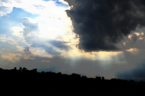 sky sun sunlight storm clouds geotagged stormysky cloudysky geo:lat=37788828 geo:lon=87623863