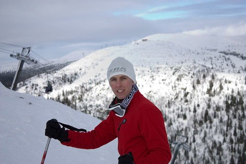portrait snow ski skiing sweden posing skilift edge ledge markus vemdalen härjedalen