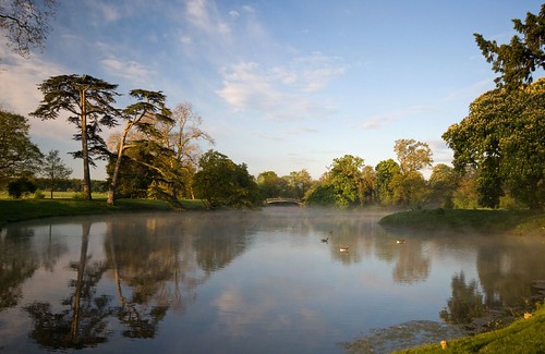 morning bridge england house lake gardens sunrise court geotagged dawn spring day searchthebest nt may trust april worcestershire pleasure croome vosplusbellesphotos geo:lat=52100914 geo:lon=2177025 pwpartlycloudy