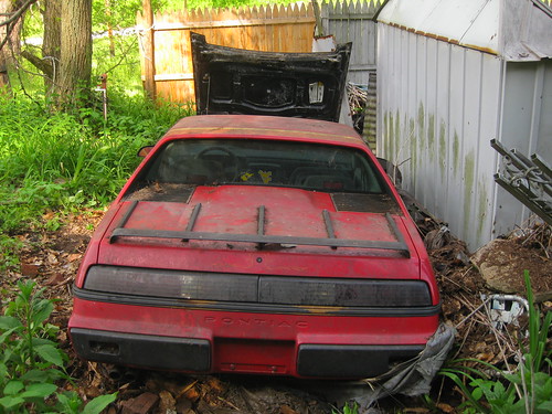 red sports car sport paint view pennsylvania rear neglected cargo rack trunk fiero pontiac custom job 1985 coupe notchback 2m4