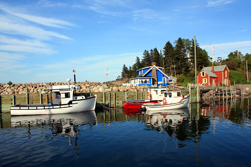 ocean sea canada reflection water boats boat fishing novascotia harbour atlantic wharf bayoffundy harbourville
