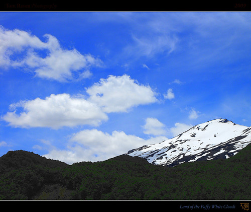 sky mountain clouds geotagged volcano bush framed 2009 turoa ruapehu puffywhiteclouds mywinners goldstaraward tomraven geo:lat=39306144 geo:lon=175524273 q109