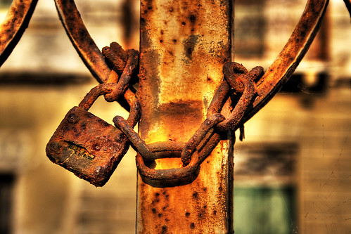 sunset rust gate lock rusty chain padlock hdr