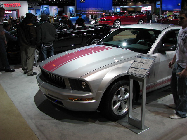 Ford mustang warriors pink edition