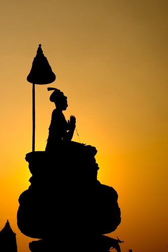 nepal sunset silhouette 50mm buddha meditating bhaktapur 50mmf18