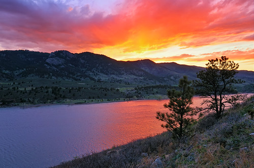 trees sunset red orange lake nature forest landscape evening nikon colorado glow searchthebest dusk fortcollins reservoir co glowing openspace 2010 larimer d300 naturalarea clff nikon1735