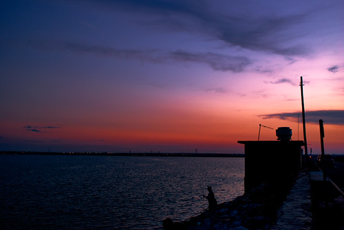 city sunset red sky orange cloud lake oklahoma water colors evening fishing wave hefner